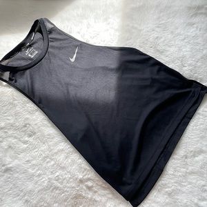 NWOT SLEEVELES NIKE SPORTS TOP